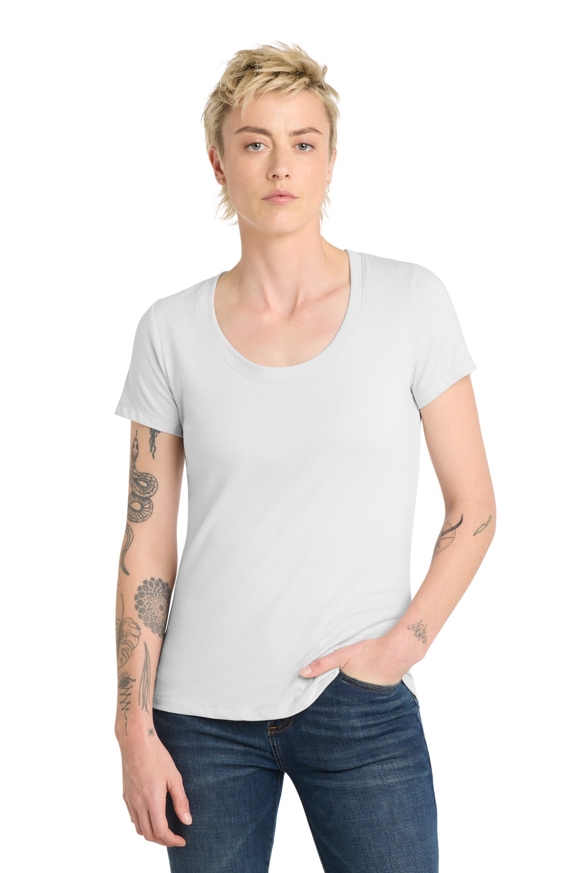 District Women’s Flex Scoop Neck Tee DT7501